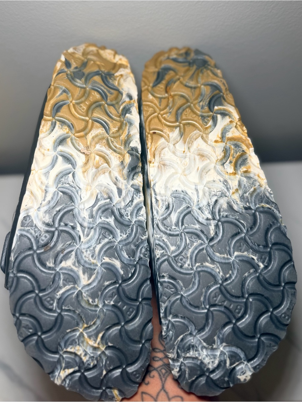 Birkenstock Arizona Metallic Sandals - Picture 5 of 8